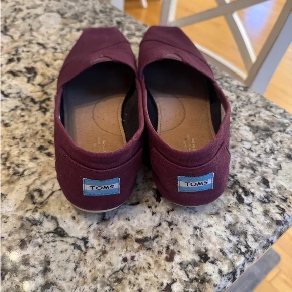 TOMS Burgundy Slip-On Shoes - Picture 2 of 6
